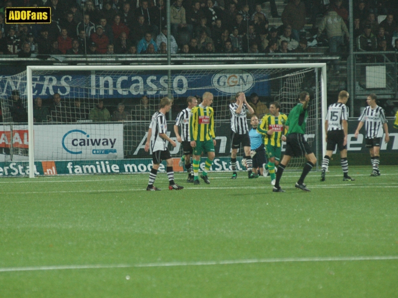 24-10-2008 eredivisie Heracles Almelo ADO Den Haag  eindstand 3-1 