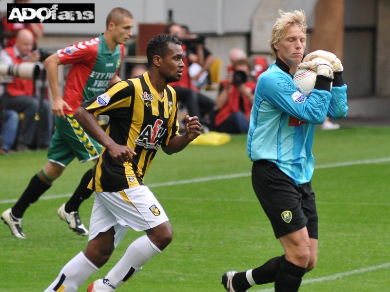 ADO Den Haag wint ruim van Vitesse 