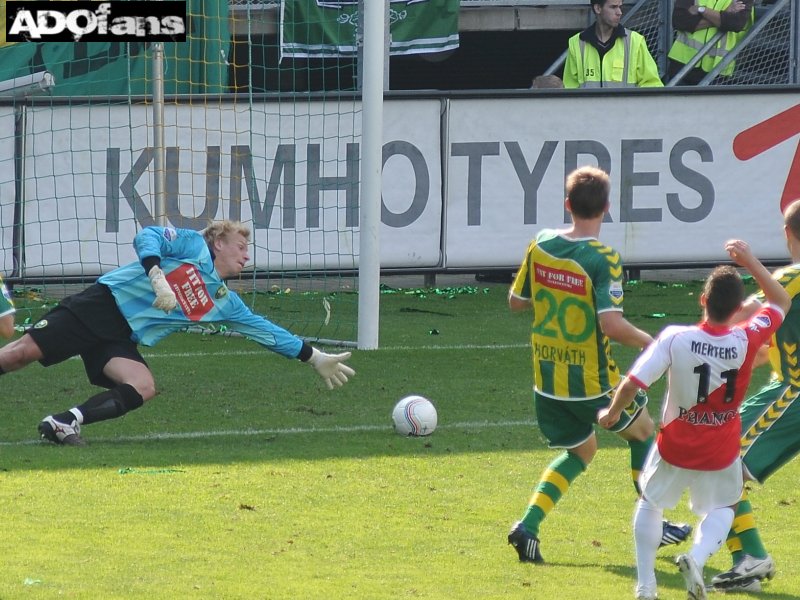 Utrechtspeler Mertens scoorde in de 70e minuut het enige doelpunt van de wedstrijd