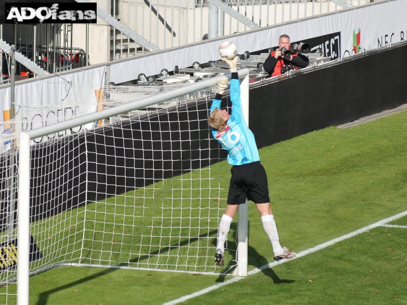 Barry Ditewig wist het doel van ADO Den Haag de 1e helft schoon te houden