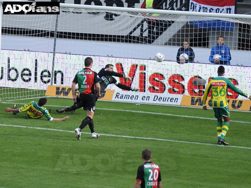 Bogdan Milic scoort de 0-1 voor AADO Den Haag