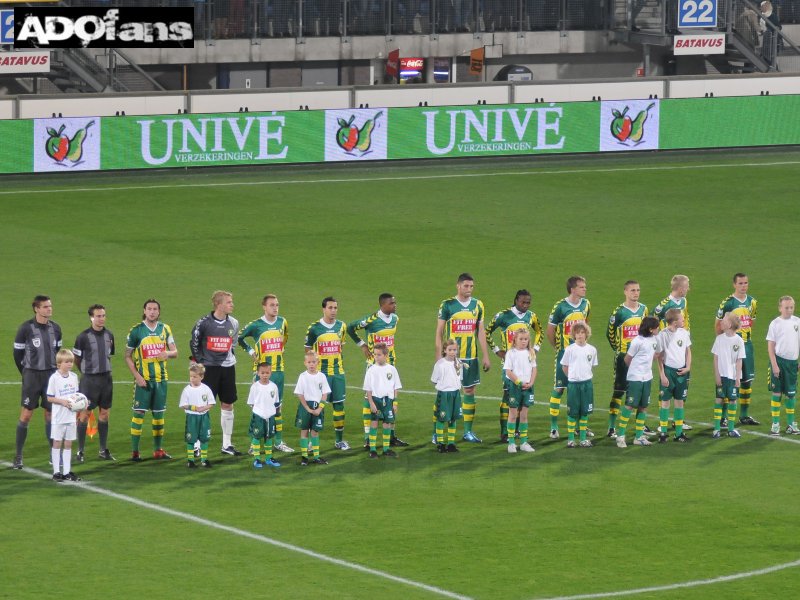 Heerenveen - ADO Den Haag : Ook de kids van de ADOkids club hadden de verre reis naar het noorden gemaakt