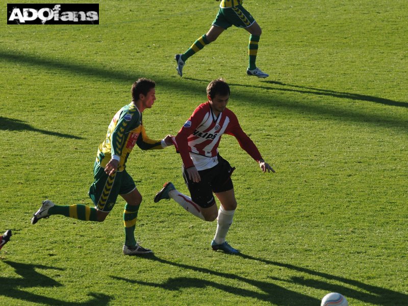 ADO Den Haag PSV Kum krijgt Rood