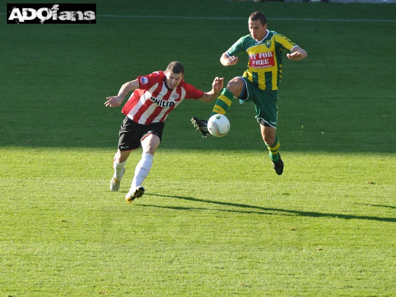 ADO Den Haag PSV Kum krijgt Rood