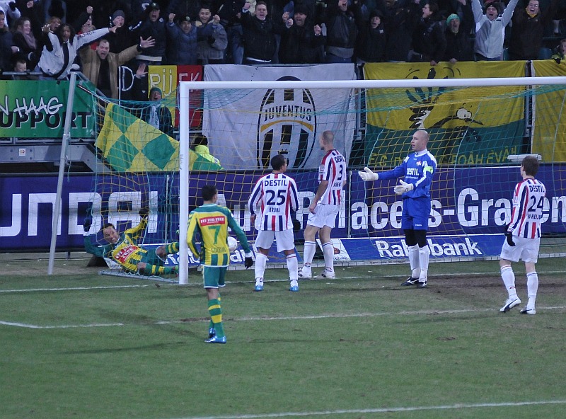 ADO Den Haag wint belangrijke wedstrijd tegen Willem II