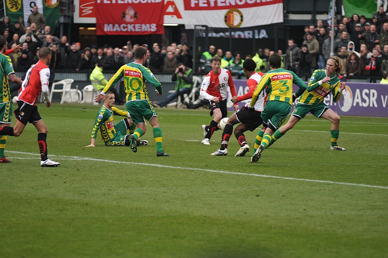 Hard werkend ADO neemt punt mee uit de Kuip