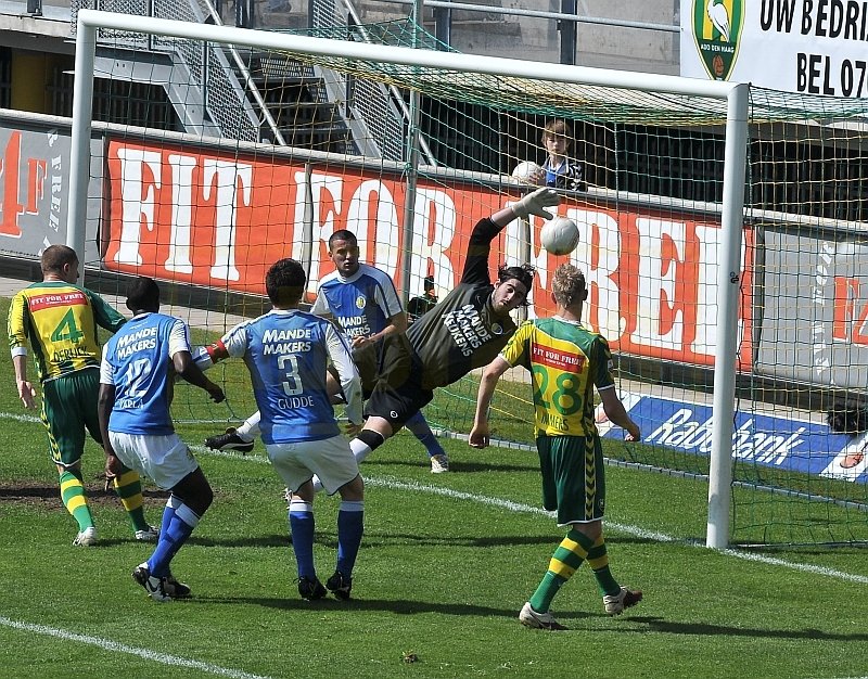 Verslag & foto`s: ADO Den Haag  speelt volgend jaar ook weer eredivisie