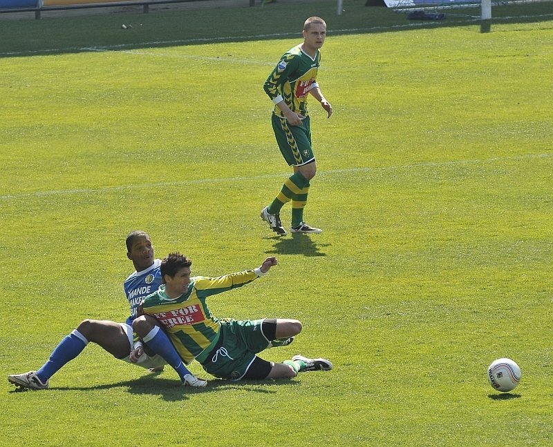Verslag & foto`s: ADO Den Haag  speelt volgend jaar ook weer eredivisie
