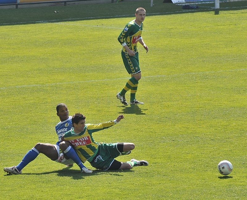 Verslag & foto`s: ADO Den Haag  speelt volgend jaar ook weer eredivisie