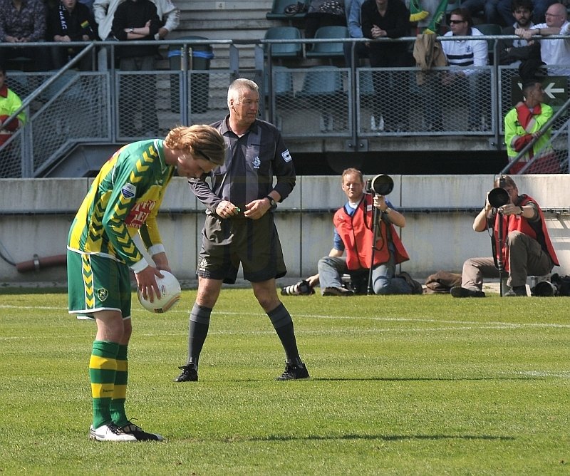 Verslag & foto`s: ADO Den Haag  speelt volgend jaar ook weer eredivisie