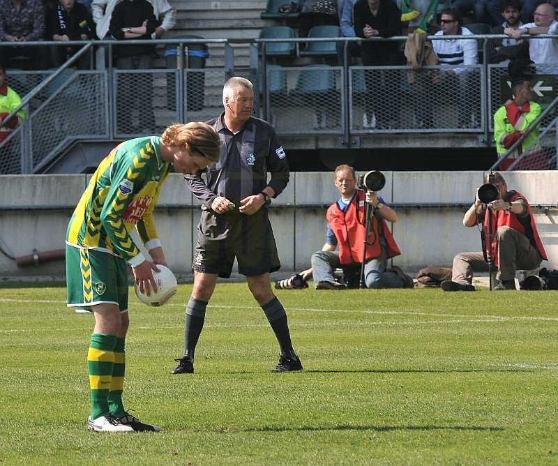 Verslag & foto`s: ADO Den Haag  speelt volgend jaar ook weer eredivisie