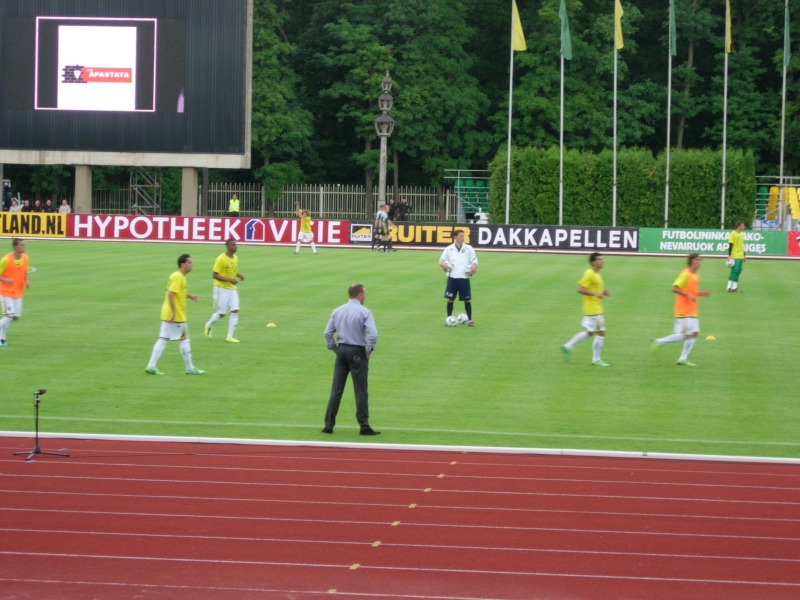 Europa League FK Taunas - ADO Den Haag Maurice Steijn bekijkt de warming-up