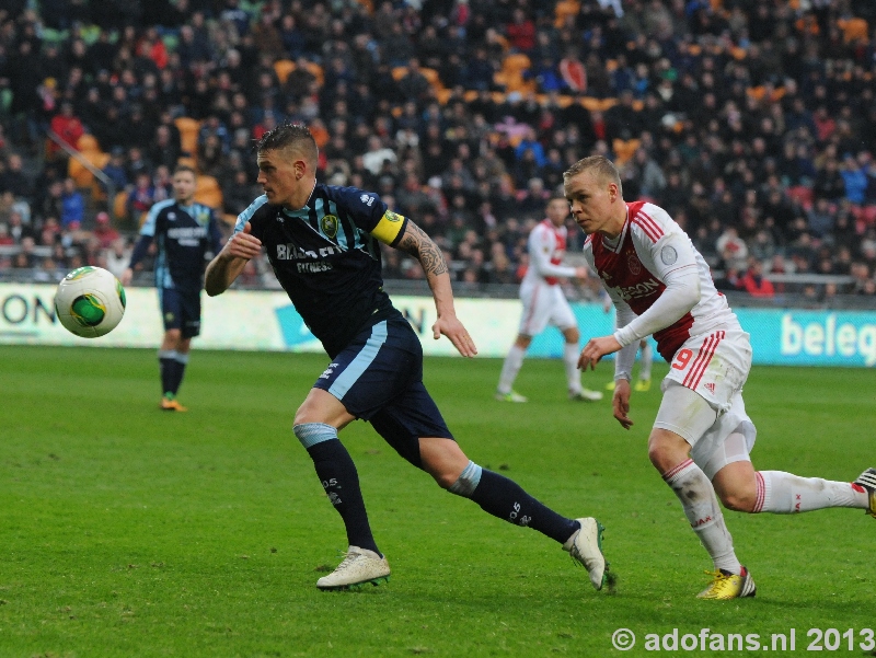 Foto's  en verslag Ajax - ADO Den Haag  24-02-2013