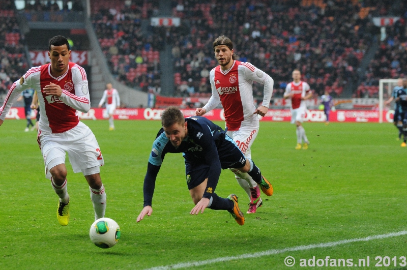 Foto's  en verslag Ajax - ADO Den Haag  24-02-2013