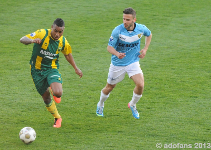 Competitie wedstrijd ADO Den Haag - VVV-Venlo  eindstand 1-1