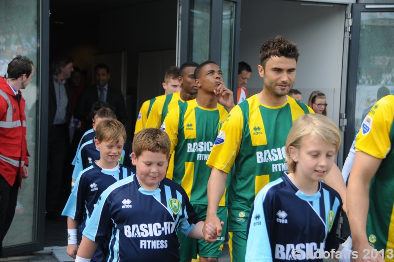 wedstrijd foto  PEC Zwolle- ADO Den Haag 12 mei 2013