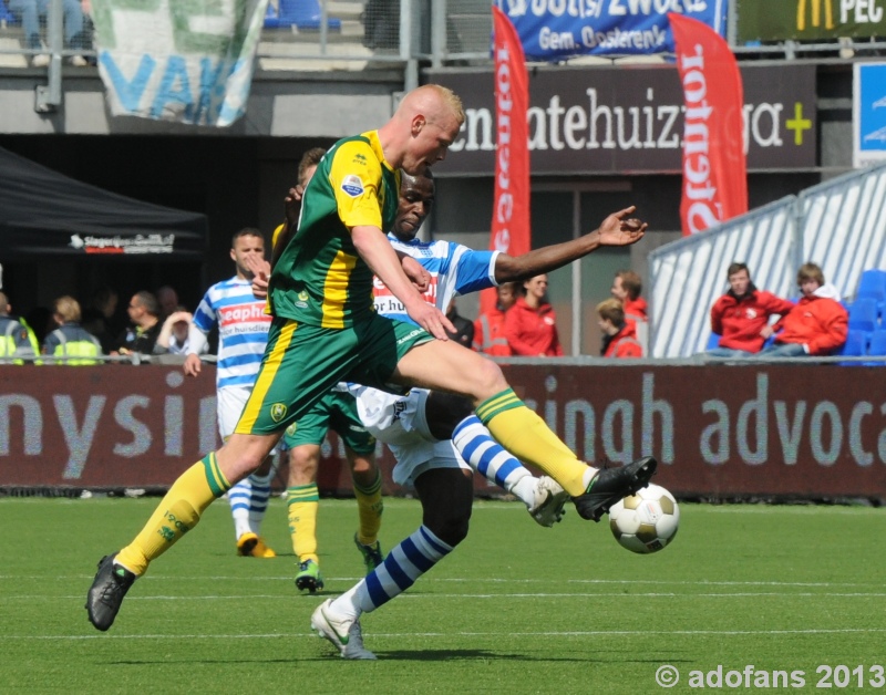 wedstrijd foto  PEC Zwolle- ADO Den Haag 12 mei 2013