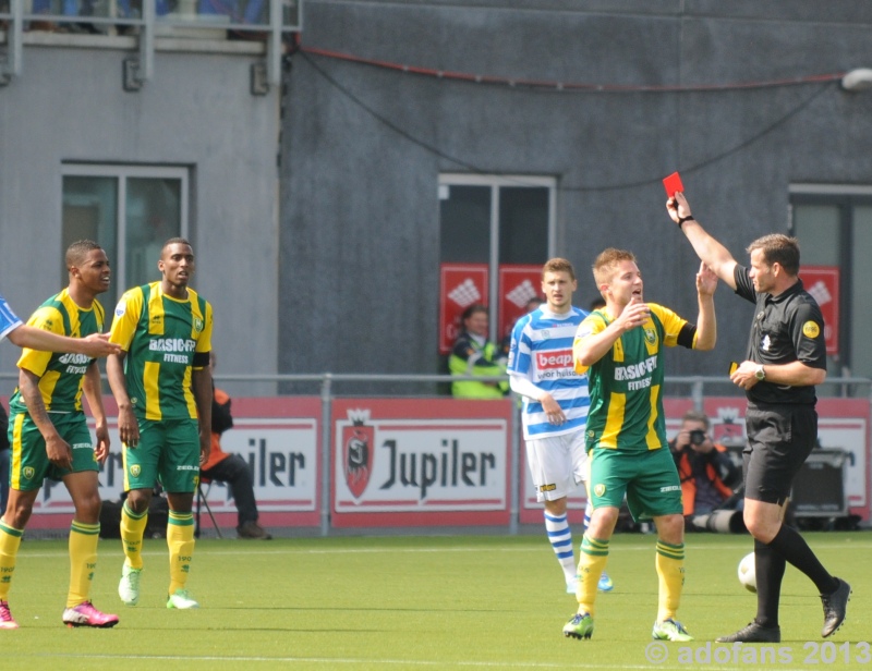 wedstrijd foto  PEC Zwolle- ADO Den Haag 12 mei 2013