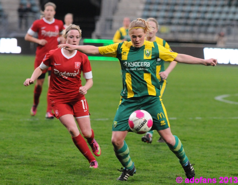 Vrouwenvoetbal: verslag en foto`s ADO Den Haag - FC Twente
