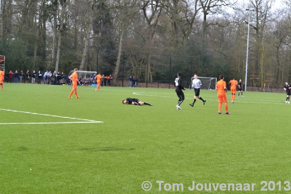 Jeugdspelers ADO Den Haag oefenen met Oranje onder 15 Jaar