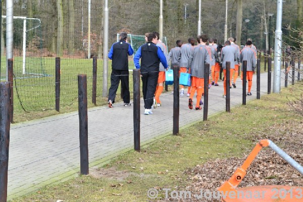 Jeugdspelers ADO Den Haag oefenen met Oranje onder 15 Jaar