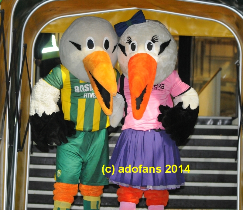 ADO Den Haag Mascotte Storky heeft verkering