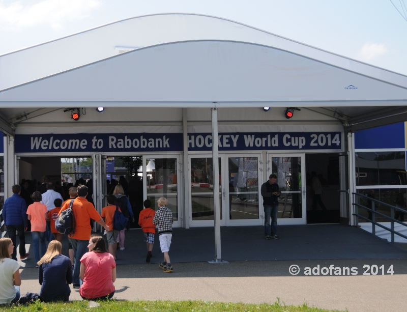 Sfeerimpressie eerste  wedstrijddagen RABO WK Hockey in Kyocera Stadion