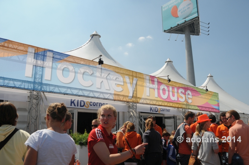 Sfeerimpressie eerste  wedstrijddagen RABO WK Hockey in Kyocera Stadion