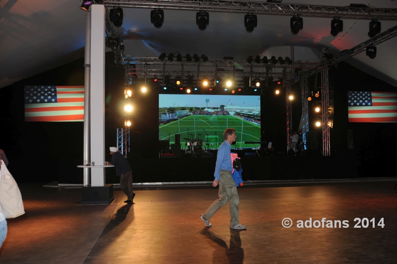 Sfeerimpressie eerste  wedstrijddagen RABO WK Hockey in Kyocera Stadion