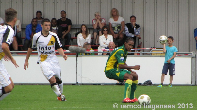 Foto's oefenwedstrijd Beloften ADO Den Haag - Beloften NAC Breda