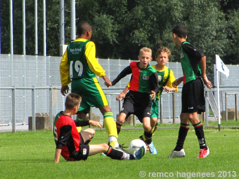 Jeugd ADO Den Haag 31-8-2013 tegen HVV en NEC/OSS