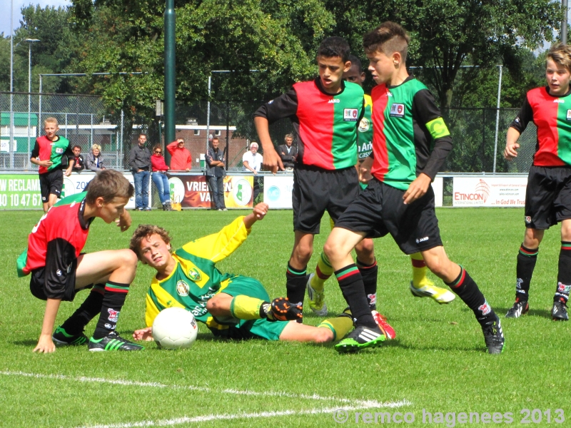 Jeugd ADO Den Haag 31-8-2013 tegen HVV en NEC/OSS