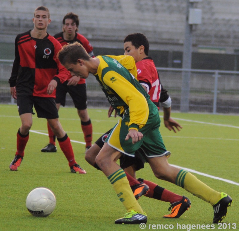 foto's oefenwedstrijd ADO Den Haag B1- Laakkwartier B1 