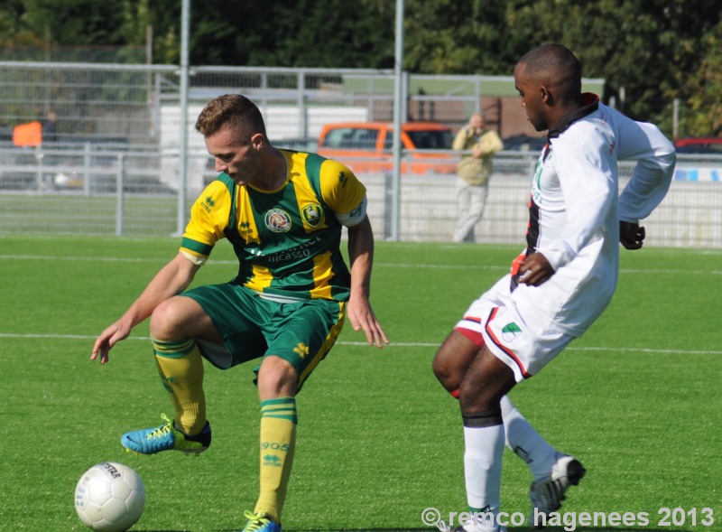 Foto;s Jeugdwedstrijden ADO Den Haag  28 september 2013