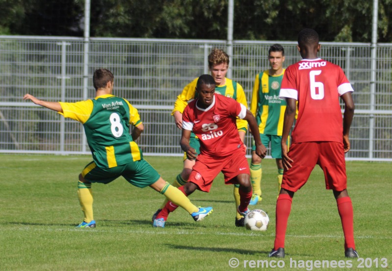 Foto;s Jeugdwedstrijden ADO Den Haag  28 september 2013