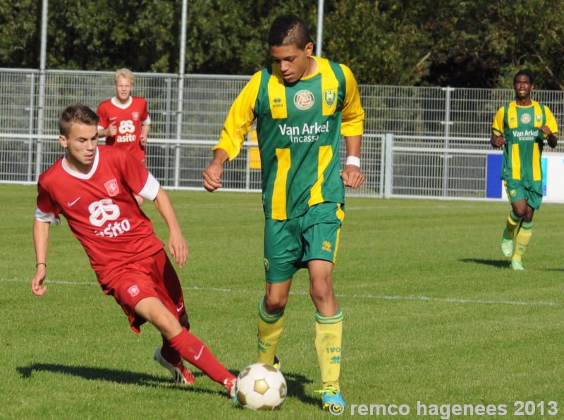 Foto;s Jeugdwedstrijden ADO Den Haag  28 september 2013