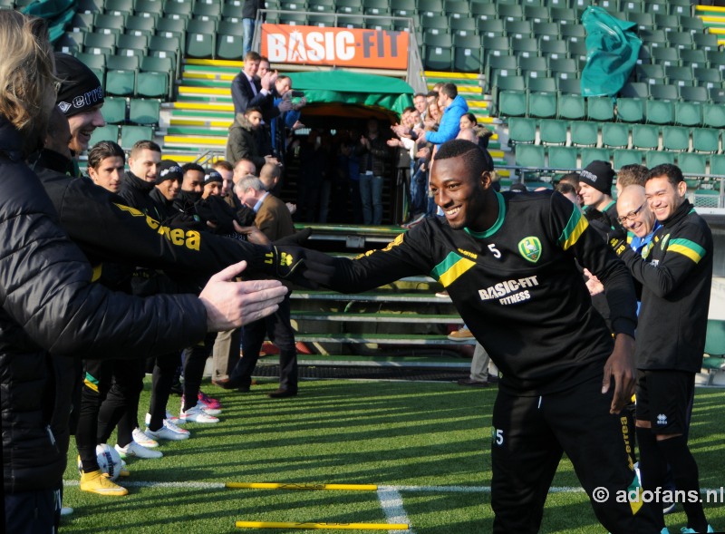  ADO Den Haag ontvangt kampioen Wilfried Kanon met erehaag