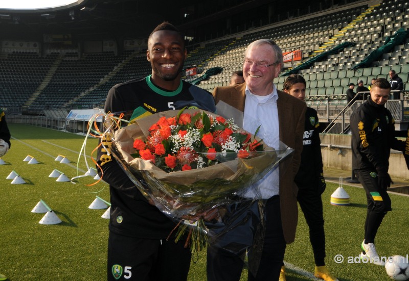  ADO Den Haag ontvangt kampioen Wilfried Kanon met erehaag