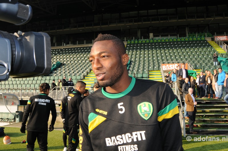  ADO Den Haag ontvangt kampioen Wilfried Kanon met erehaag