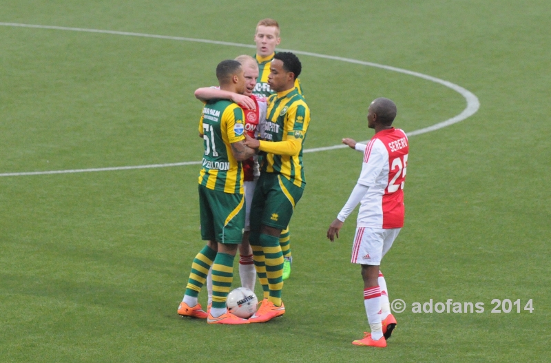 foto's ADO Den Haag op de valreep verdiend gelijk met Ajax