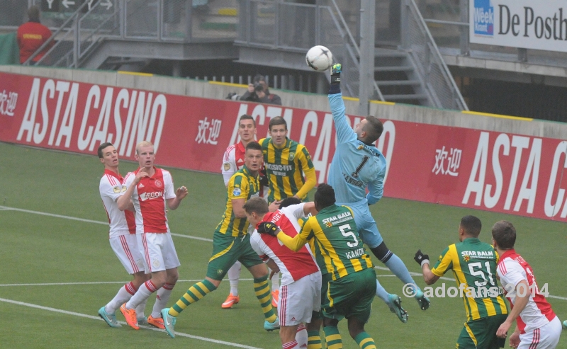 foto's ADO Den Haag op de valreep verdiend gelijk met Ajax