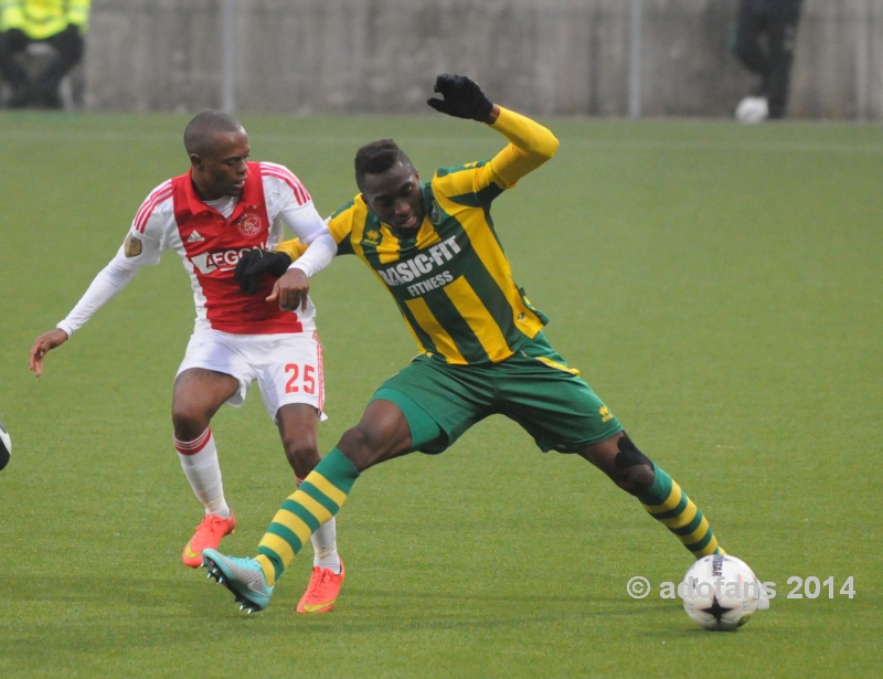 foto's ADO Den Haag op de valreep verdiend gelijk met Ajax