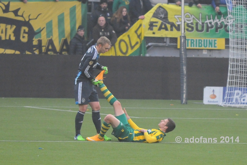 foto's ADO Den Haag op de valreep verdiend gelijk met Ajax