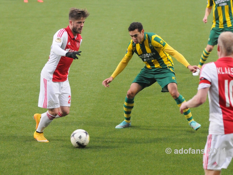 foto's ADO Den Haag op de valreep verdiend gelijk met Ajax