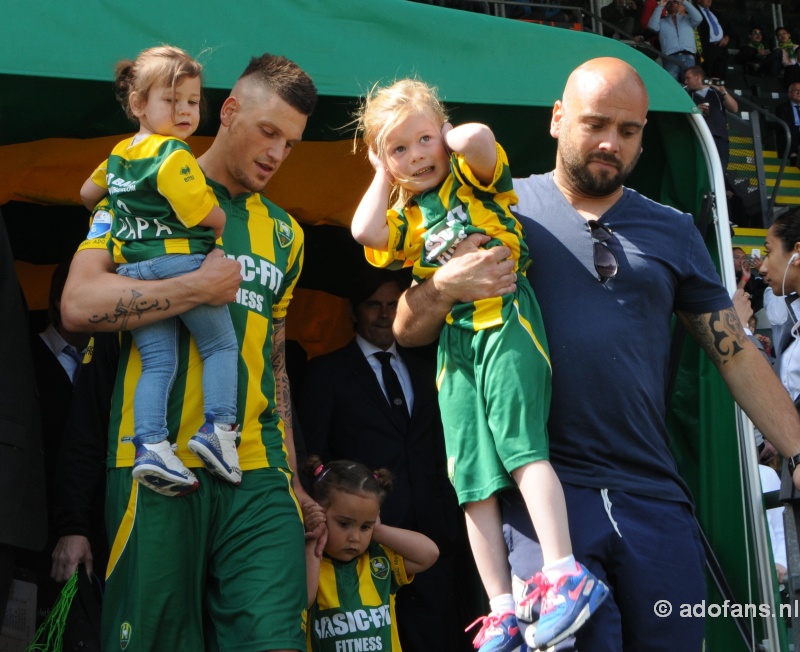 Sfeer foto ADO Den Haag PSV 17-mei 2015