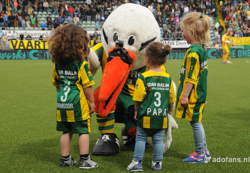 Sfeer foto ADO Den Haag PSV 17-mei 2015