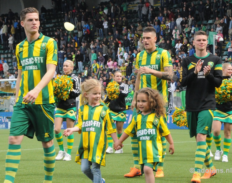 Sfeer foto ADO Den Haag PSV 17-mei 2015