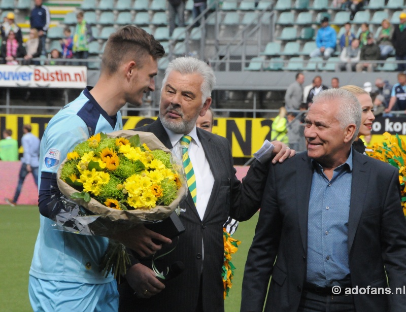 Sfeer foto ADO Den Haag PSV 17-mei 2015