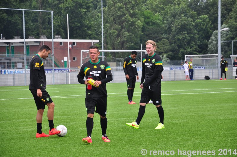 foto's 1e training ADO Den Haag seizoen 2014-2015