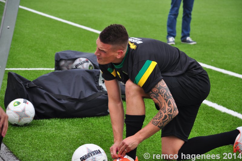 foto's 1e training ADO Den Haag seizoen 2014-2015